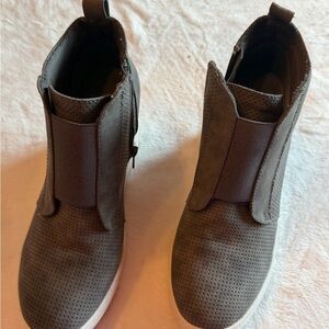 Stylish Gray Ankle Boots for Women